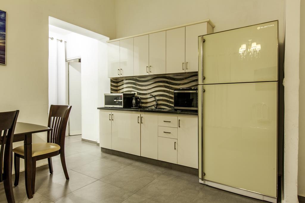 Sunset Beach Apartments Tel Aviv Exterior foto